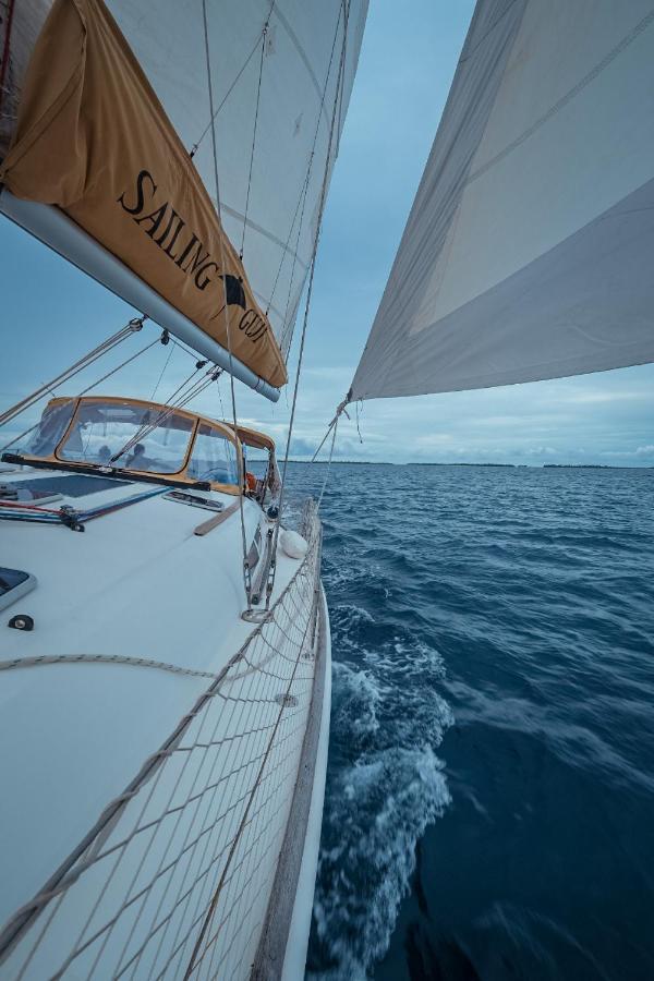 Private Sailingyacht "Guji" With Crew All Inclusive Isla Wichitupo Grande Eksteriør billede